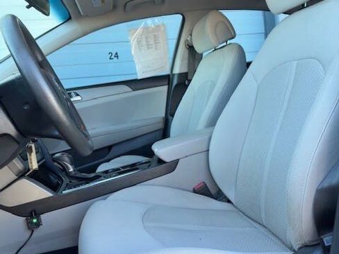 Used 2015 Hyundai Sonata SE FWD image 13