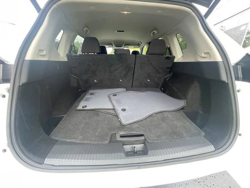 Certified 2024 Nissan Rogue SV AWD/4WD image 24