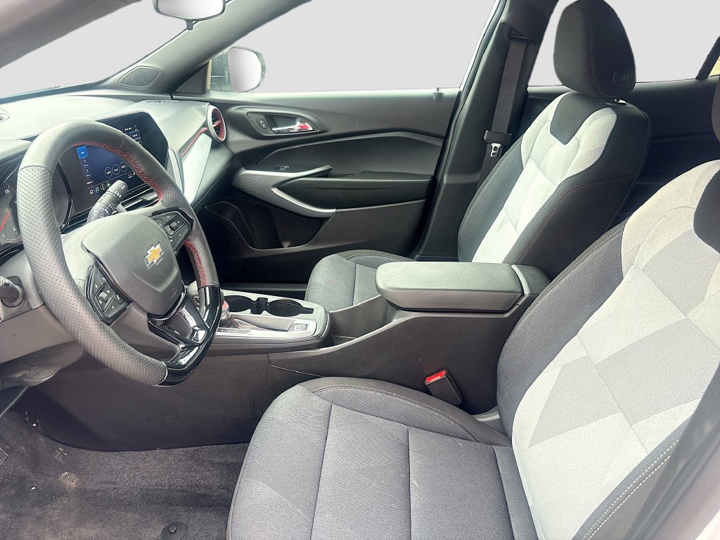 Used 2026 Chevrolet Trax RS FWD image 20