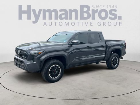 Used 2024 Toyota Tacoma TRD Off-Road AWD/4WD image 8