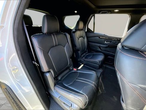 Certified 2025 Honda Pilot TrailSport image 17