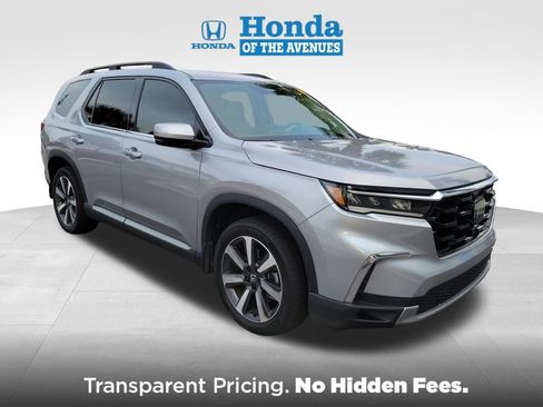 Used 2023 Honda Pilot Touring image 1