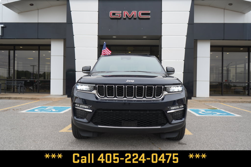Used 2023 Jeep Grand Cherokee Limited RWD image 3