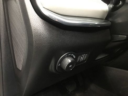 Used 2023 Jeep Compass Limited AWD/4WD image 9