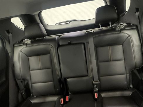 Used 2024 Chevrolet Equinox Premier image 11