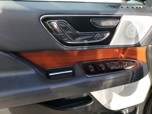 Used 2022 Lincoln Navigator Reserve AWD/4WD image 19