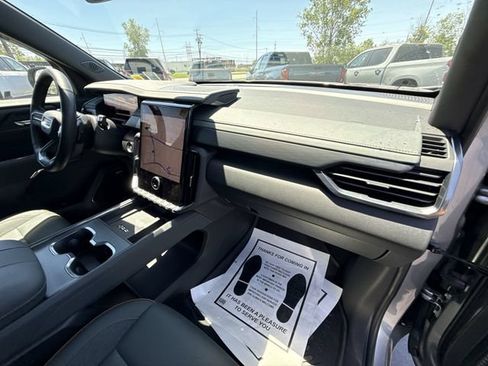 Certified 2025 GMC Acadia AT4 AWD/4WD image 30