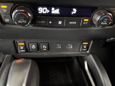 Used 2024 Nissan Frontier SV w/ SV Convenience Package image 31