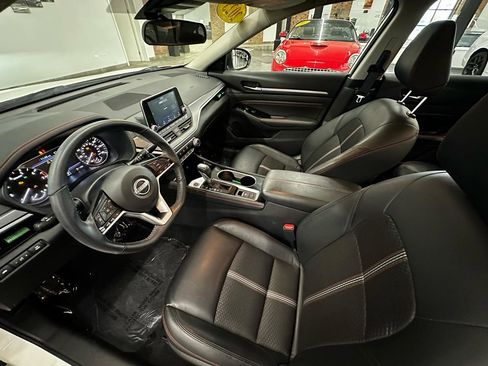 Used 2023 Nissan Altima 2.5 SR AWD/4WD image 11