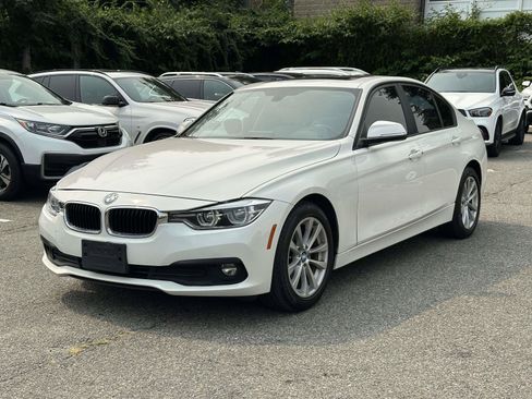 Used 2018 BMW 320i xDrive Sedan w/ Convenience Package AWD/4WD image 7