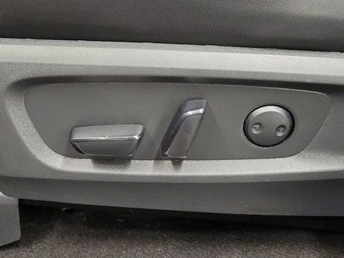 Used 2024 Nissan Pathfinder SL w/ SL Premium Package FWD image 23