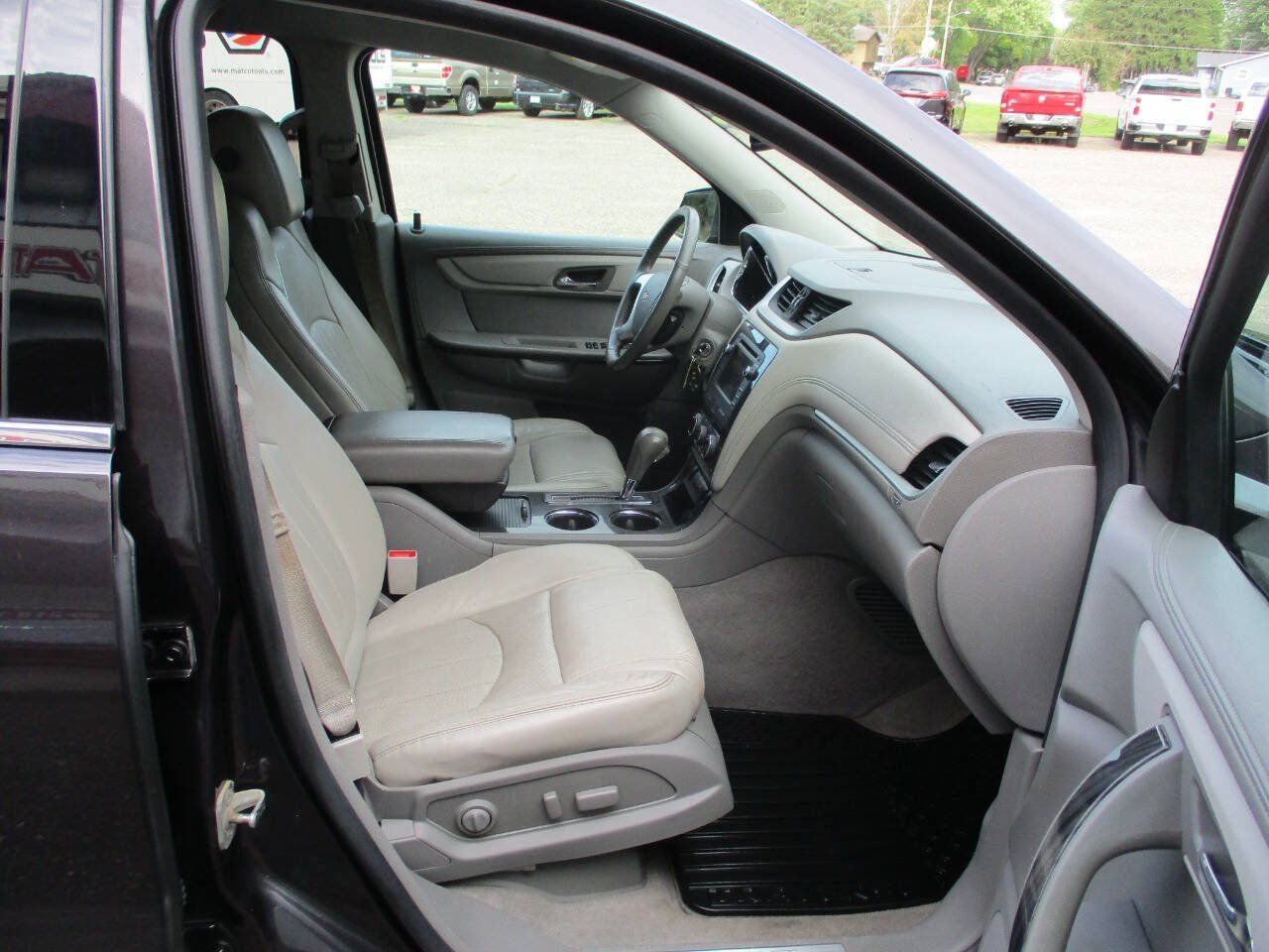 Used 2013 Chevrolet Traverse LTZ AWD/4WD image 29