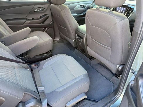 Used 2023 Chevrolet Traverse LT FWD image 30