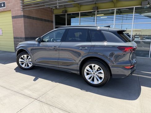 Used 2025 Audi Q6 e-tron Premium Plus w/ Premium Plus RWD image 5