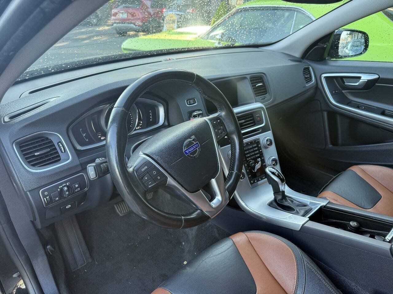 Used 2018 Volvo V60 T5 Cross Country w/ Convenience Package AWD/4WD image 14