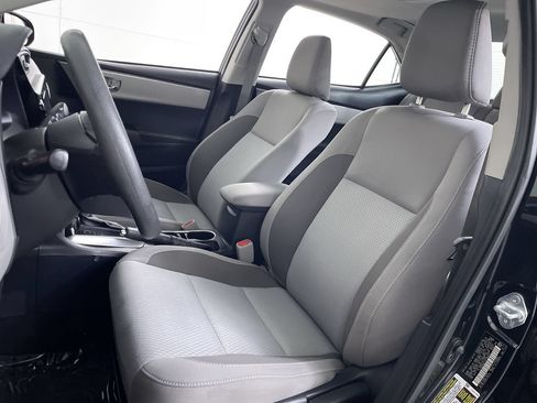 Used 2017 Toyota Corolla LE w/ LE Premium Package w/Moonroof FWD image 12