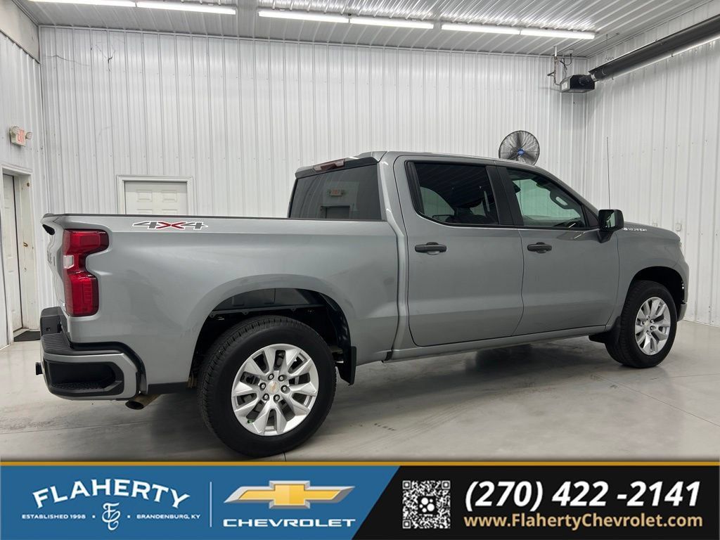 Used 2025 Chevrolet Silverado 1500 Custom AWD/4WD image 2