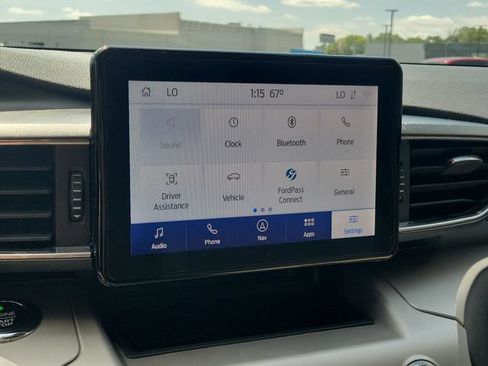 Used 2020 Ford Explorer XLT w/ Equipment Group 202A AWD/4WD image 23