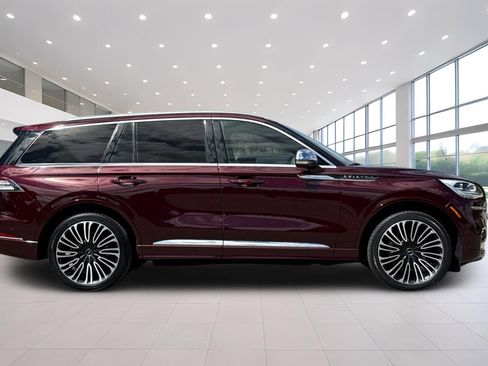 Certified 2022 Lincoln Aviator Black Label AWD/4WD image 3