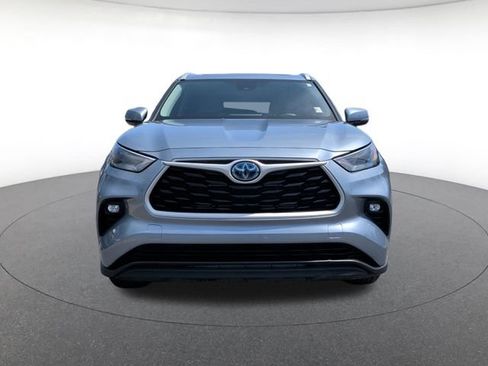 Used 2023 Toyota Highlander XLE FWD image 9