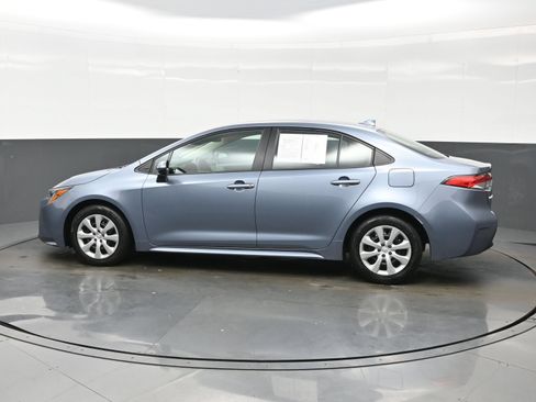 Used 2024 Toyota Corolla LE FWD image 3