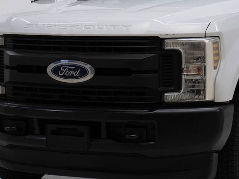 Used 2019 Ford F250 XL w/ Power Equipment Group AWD/4WD image 10