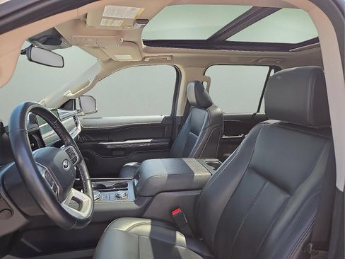 Used 2022 Ford Expedition XLT AWD/4WD image 9