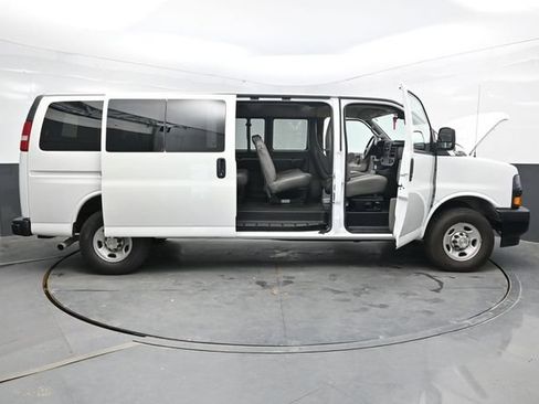 Used 2024 Chevrolet Express 3500 LS RWD image 53