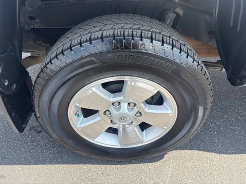 Used 2016 Toyota Tacoma TRD Sport w/ Towing Package RWD image 11