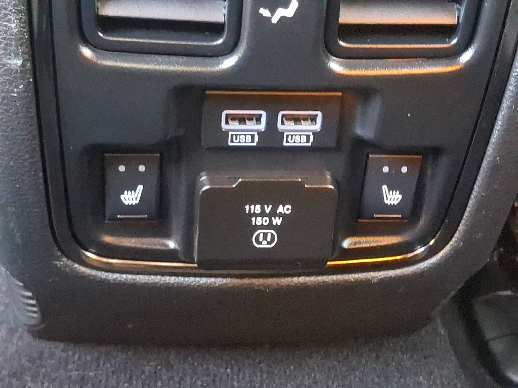 Used 2019 Dodge Durango R/T w/ Technology Group AWD/4WD image 14
