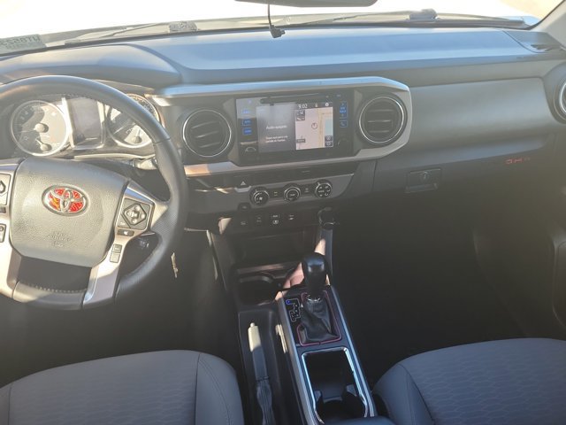 Used 2018 Toyota Tacoma SR5 RWD image 17