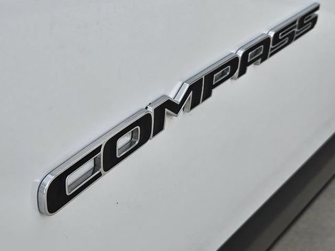 Used 2025 Jeep Compass Limited AWD/4WD image 12
