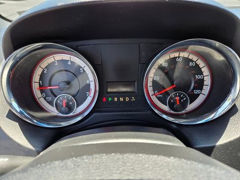 Used 2017 Dodge Grand Caravan SXT FWD image 36