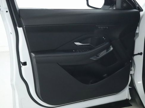 Used 2020 Jaguar E-PACE image 30