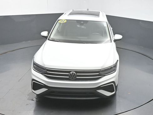 Used 2022 Volkswagen Tiguan SE image 43