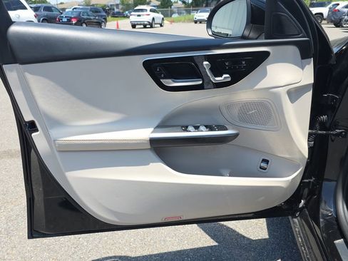 Used 2022 Mercedes-Benz C 300 Sedan image 11