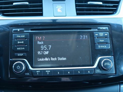 Used 2016 Nissan Sentra SR image 19