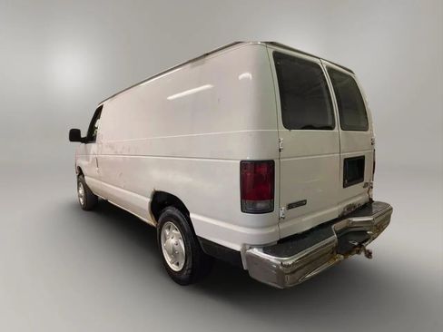 Used 2008 Ford E-150 and Econoline 150 Van 3D image 3