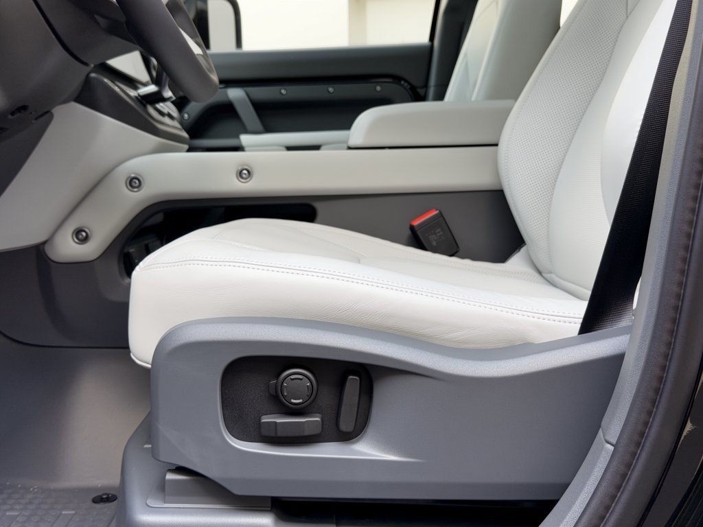 New 2026 Land Rover Defender 110 S AWD/4WD image 16