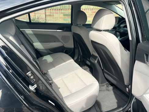 Used 2019 Hyundai Elantra SEL FWD image 12