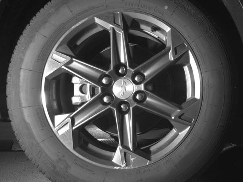 Used 2025 Chevrolet Blazer LT FWD image 18