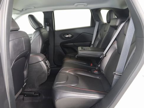 Used 2022 Jeep Cherokee Trailhawk w/ Comfort/Convenience Group image 44