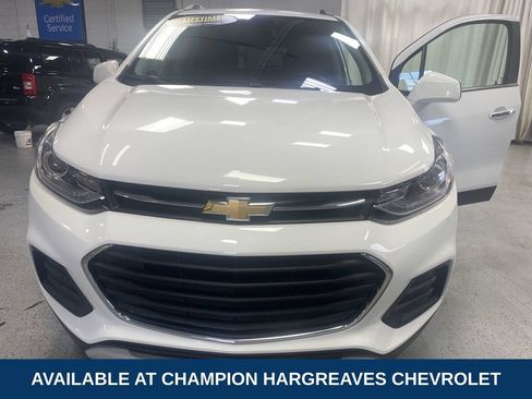 Used 2020 Chevrolet Trax LT w/ LT Convenience Package FWD image 39