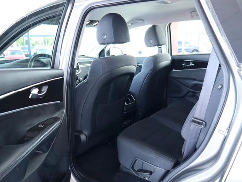 Used 2019 Kia Sorento FWD V6 image 28