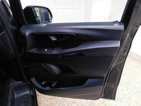 Used 2019 Mercedes-Benz Metris Passenger image 69