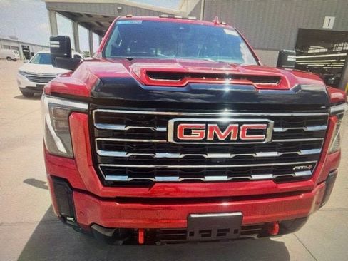 Used 2025 GMC Sierra 2500 AT4 w/ AT4 Premium Plus Package AWD/4WD image 13