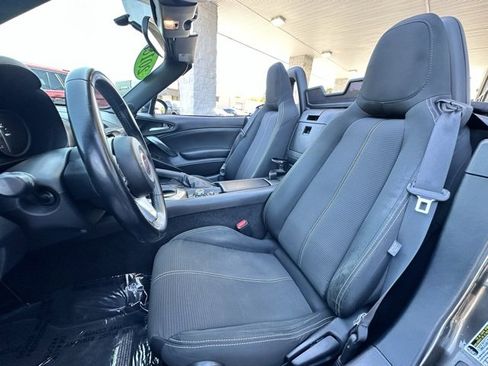 Used 2018 FIAT 124 Spider Classica w/ Technology & Siriusxm Group image 16