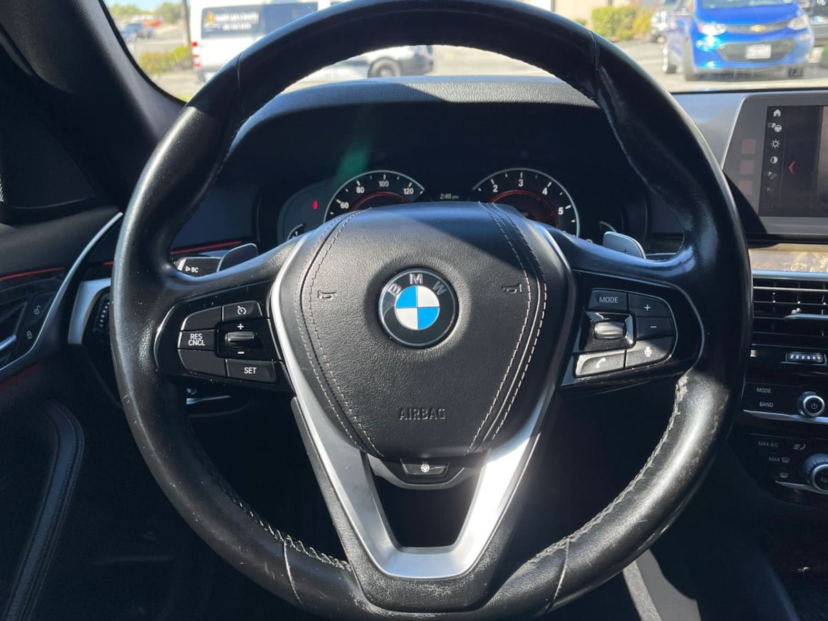 Used 2018 BMW 540i w/ Premium Package RWD image 32