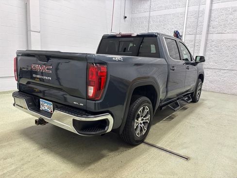 Used 2019 GMC Sierra 1500 SLE w/ Preferred Package AWD/4WD image 4