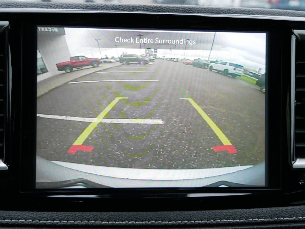 Used 2024 Chrysler Pacifica Limited FWD image 19